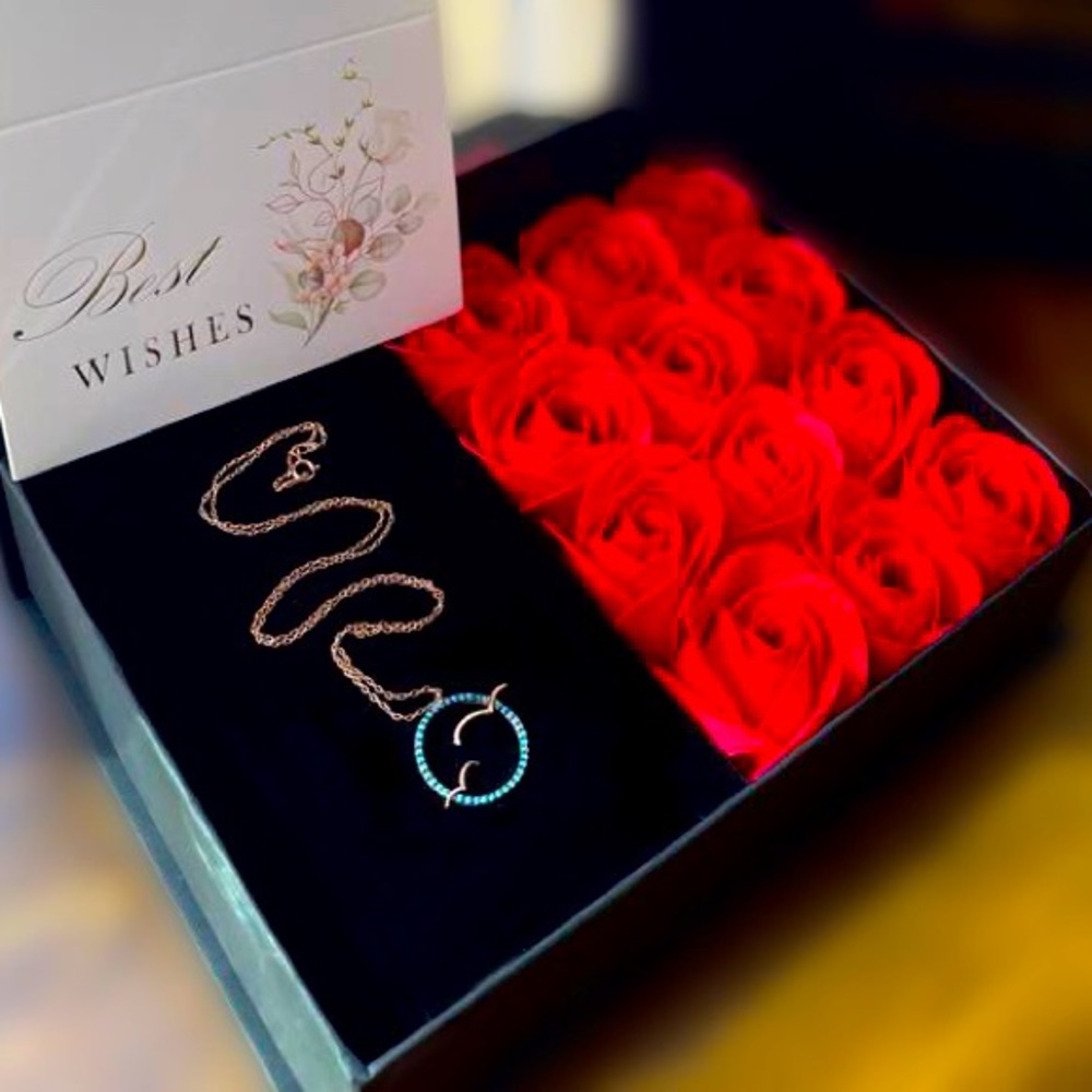Women's Day Luxury Gift Box with Sterling Silver Necklace and Red Roses
